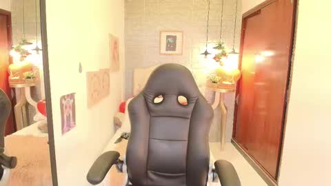       online show from February 28, 2025, 3:15 am