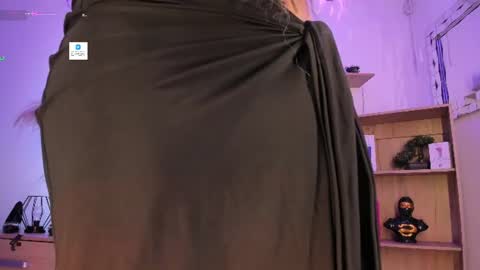 tylla__ online show from June 14, 2026, 5:20 am