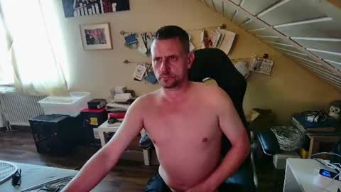 Snapshot of tyran28111984 chatting on July 9, 2026, 5:28 pm Sascha online show from July 9, 2026, 5:28 pm