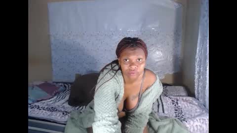 tyratrixie online show from May 16, 2026, 5:04 am