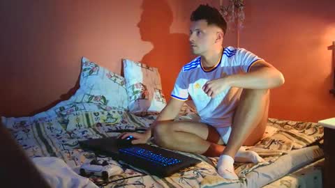 Snapshot of tysonhotswe chatting on February 6, 2026, 6:44 pm Dennis Nadarevic online show from February 6, 2026, 6:44 pm