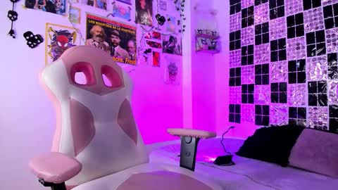 uchikydoll online show from February 24, 2026, 5:55 pm