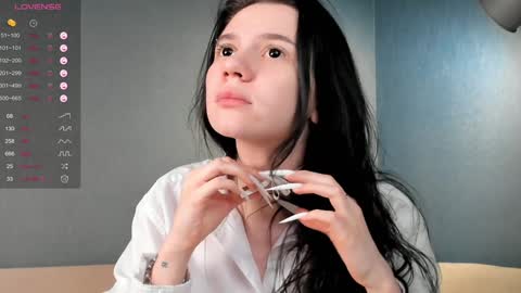 Lili online show from February 6, 2025, 11:48 pm