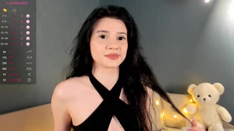 Lili online show from February 9, 2025, 7:19 pm