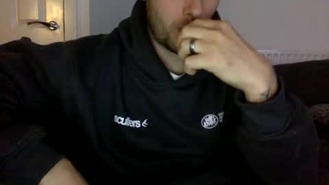 ukboy08x online show from April 28, 2026, 6:57 pm