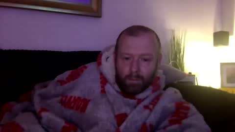 ukmatty3 online show from October 20, 2025, 9:04 pm