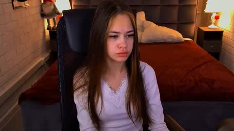 Ulia online show from February 3, 2026, 5:05 am