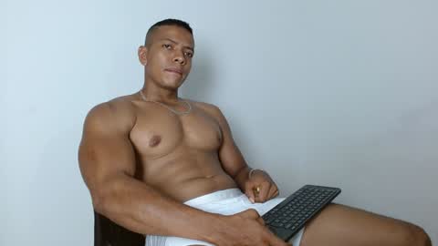 Felipe  model independent online show from December 31, 2024, 10:45 pm