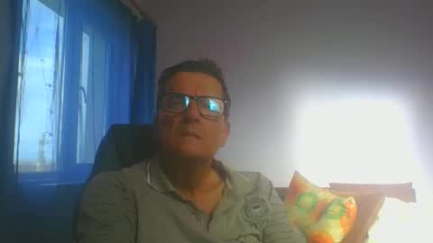 ulmeni4 online show from October 25, 2025, 12:13 pm