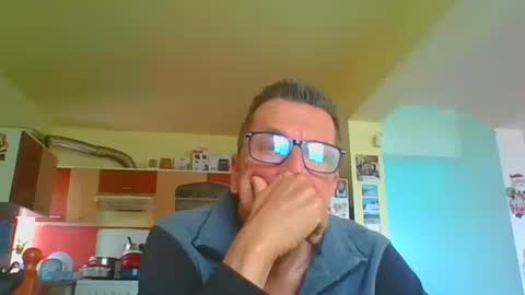 ulmeni4 online show from April 13, 2026, 9:26 am