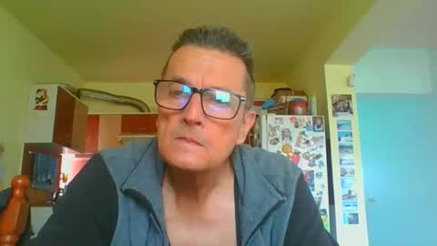 ulmeni4 online show from April 21, 2026, 11:38 am