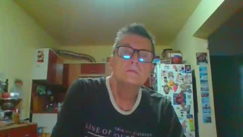 Snapshot of ulmeni4 chatting on June 10, 2026, 12:00 am ulmeni4 online show from June 10, 2026, 12:00 am