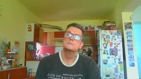Snapshot of ulmeni4 chatting on June 10, 2026, 12:04 pm ulmeni4 online show from June 10, 2026, 12:04 pm