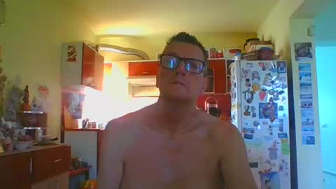 Snapshot of ulmeni4 chatting on June 24, 2026, 5:06 am ulmeni4 online show from June 24, 2026, 5:06 am