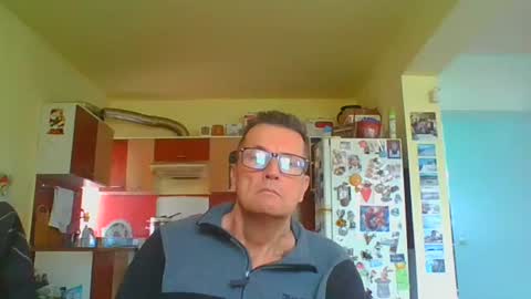 Snapshot of ulmeni7 chatting on May 21, 2026, 11:39 am ulmeni7 online show from May 21, 2026, 11:39 am