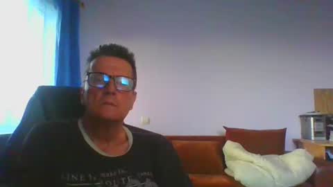 Snapshot of ulmeni7 chatting on June 6, 2026, 6:01 pm ulmeni7 online show from June 6, 2026, 6:01 pm