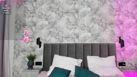 Melena online show from October 25, 2025, 1:46 am