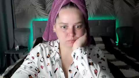 Ulyana online show from October 7, 2025, 6:43 am