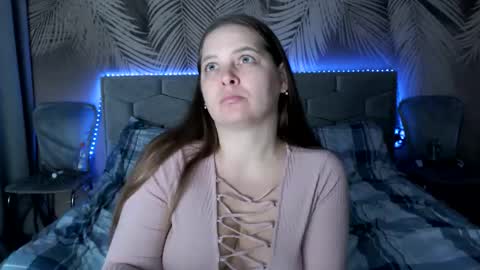 Ulyana online show from November 7, 2025, 8:03 am