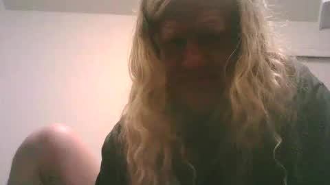 umbrado online show from October 23, 2025, 1:21 pm
