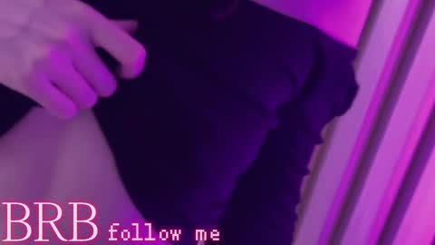 Una  online show from January 15, 2025, 12:25 pm