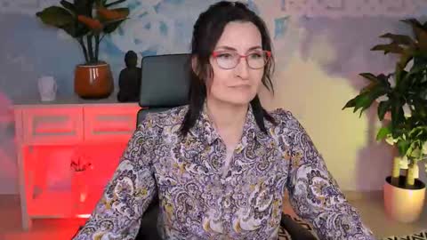 Snapshot of unatera chatting on October 31, 2025, 9:10 am UnaTera online show from October 31, 2025, 9:10 am