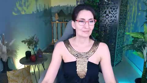 Snapshot of unatera chatting on November 10, 2025, 9:19 am UnaTera online show from November 10, 2025, 9:19 am