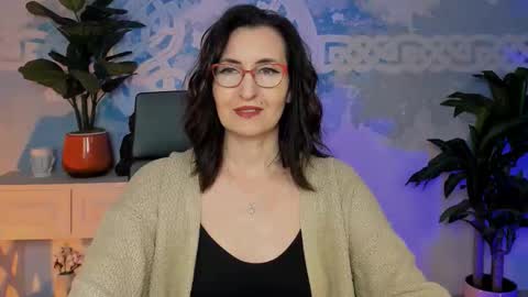 Snapshot of unatera chatting on November 24, 2025, 9:09 am UnaTera online show from November 24, 2025, 9:09 am