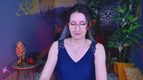 Snapshot of unatera chatting on November 30, 2025, 5:22 am UnaTera online show from November 30, 2025, 5:22 am