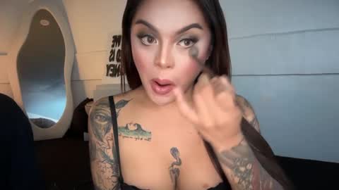 Lady tan online show from March 21, 2026, 8:12 pm