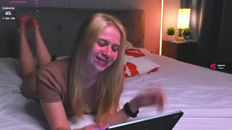 Snapshot of unforgettable_emotions chatting on March 1, 2025, 10:42 pm Im online every day 1700 GMT-4 online show from March 1, 2025, 10:42 pm