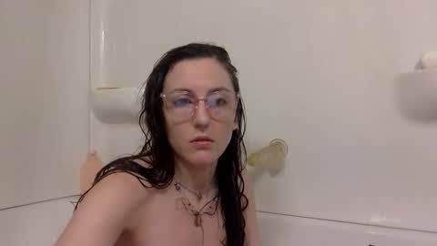 Lola Moonstone online show from January 11, 2026, 4:12 pm