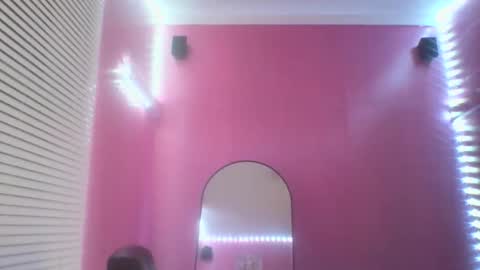 Tiffiany online show from January 18, 2026, 5:44 am