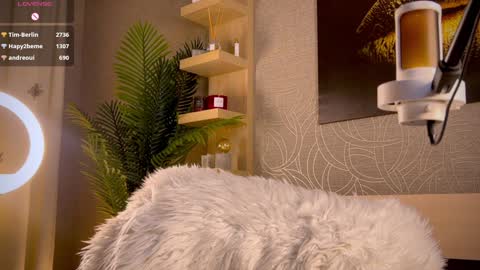 UnnaBella online show from February 1, 2025, 10:44 pm