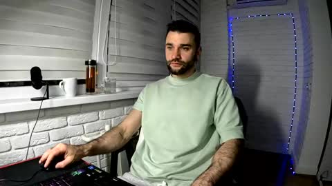 Snapshot of unnknow2024 chatting on April 17, 2026, 6:55 pm SlavaVibes online show from April 17, 2026, 6:55 pm
