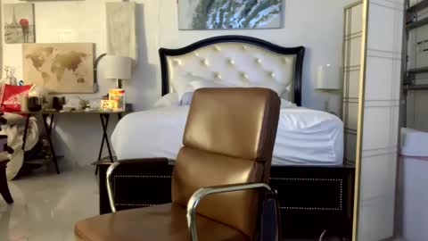 Stepbro online show from February 9, 2025, 11:47 am