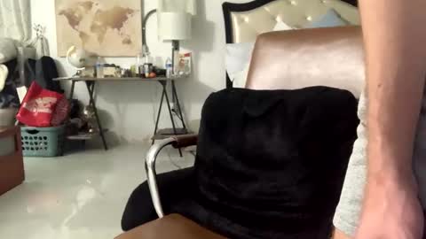 Stepbro online show from February 14, 2025, 10:58 pm