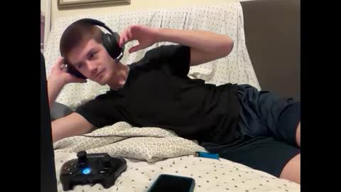 Stepbro online show from March 9, 2025, 10:08 pm