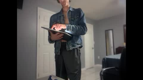 Stepbro online show from December 5, 2025, 4:43 am