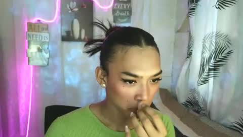 ur_dazzlingmorenaxx online show from April 27, 2026, 2:53 am