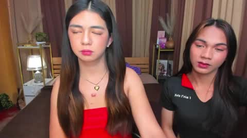 ur_girl_dwalker online show from April 23, 2026, 12:29 pm