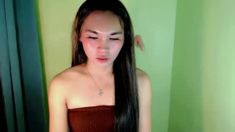 QUEENSY online show from February 25, 2025, 5:47 pm