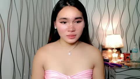 QUEENSY online show from October 11, 2025, 2:11 am