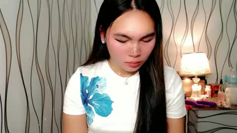 QUEENSY online show from October 12, 2025, 4:28 pm