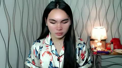 QUEENSY online show from November 9, 2025, 11:47 pm