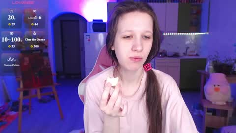 Lera online show from May 10, 2026, 1:05 pm