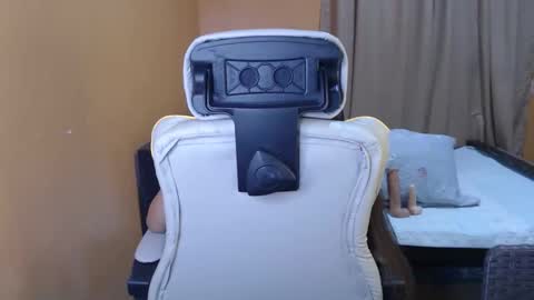 ur_petitejaya online show from November 27, 2025, 11:51 pm