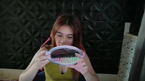 Snapshot of ur_prettyangel chatting on April 24, 2026, 12:57 am ur_prettyangel online show from April 24, 2026, 12:57 am