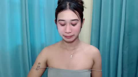 Snapshot of ur_rianlover chatting on December 3, 2025, 11:03 pm ur_rianlover online show from December 3, 2025, 11:03 pm