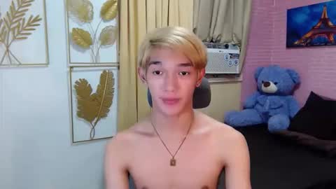 Snapshot of urasian_john20 chatting on April 21, 2026, 12:55 pm urasian_john20 online show from April 21, 2026, 12:55 pm